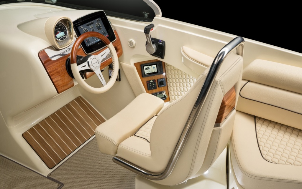 Chris-Craft Launch 28 GT_2.jpg