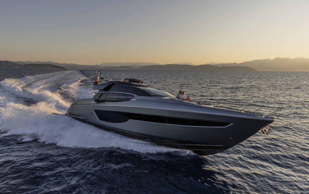 riva76_perseosupernewcruising_0001_52885.jpg