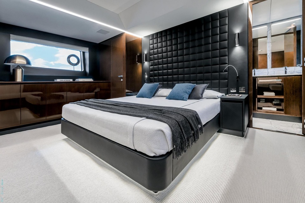 Riva_82__Diva_2.jpg Riva_82__Diva_2.jpg